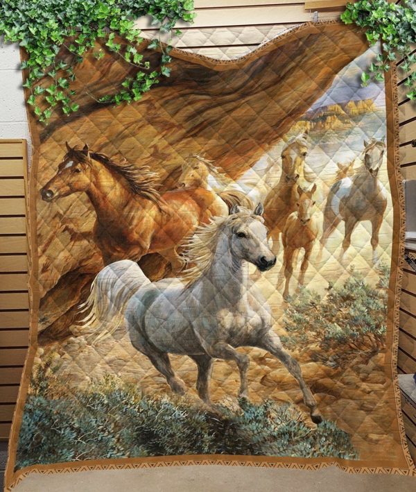 Amazing Horses Running Wildlife Quilt Blanket